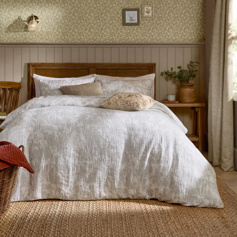 BRAEFLOWER REVERSIBLE 100% COTTON MUSLIN DUVET COVER SET NATURAL  by Voyage Maison