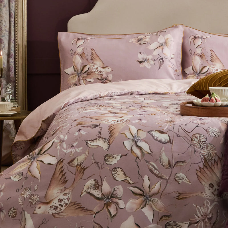 FLOELLA PRINTED DUVET COVER SET IN PURPLE by Voyage Maison