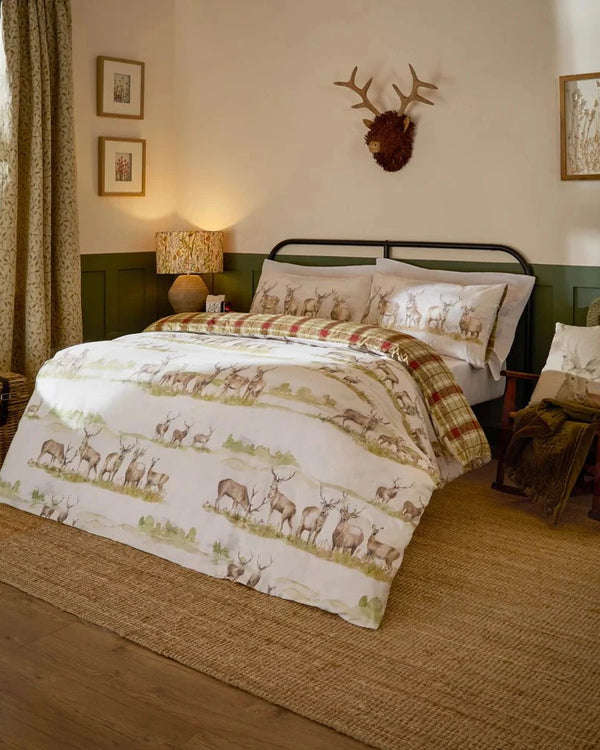 MOORLAND STAG MULTICOLOUR DUVET COVER SET by Voyage Maison