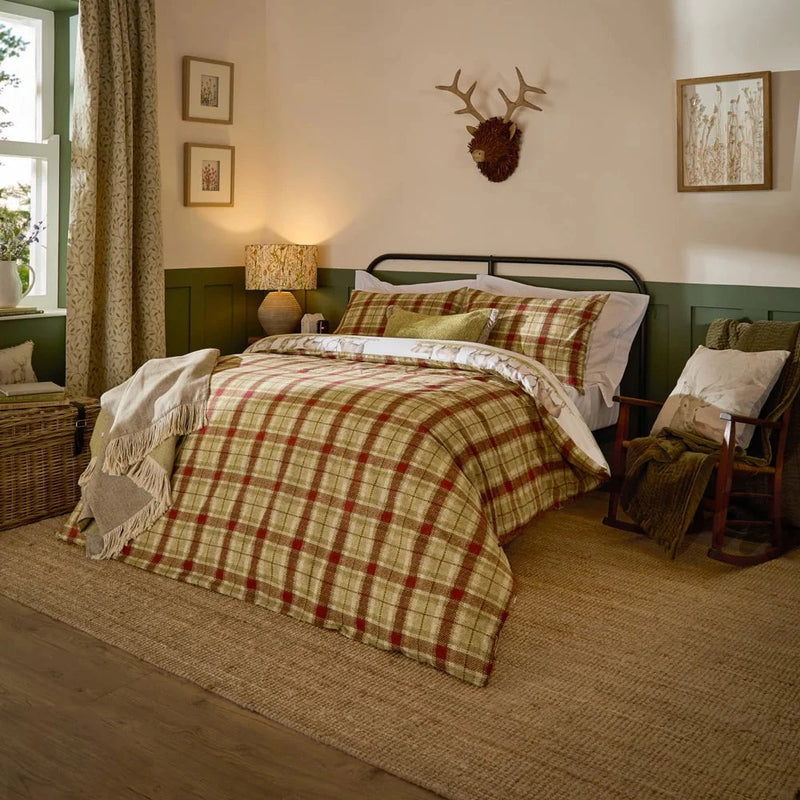 MOORLAND STAG MULTICOLOUR DUVET COVER SET by Voyage Maison