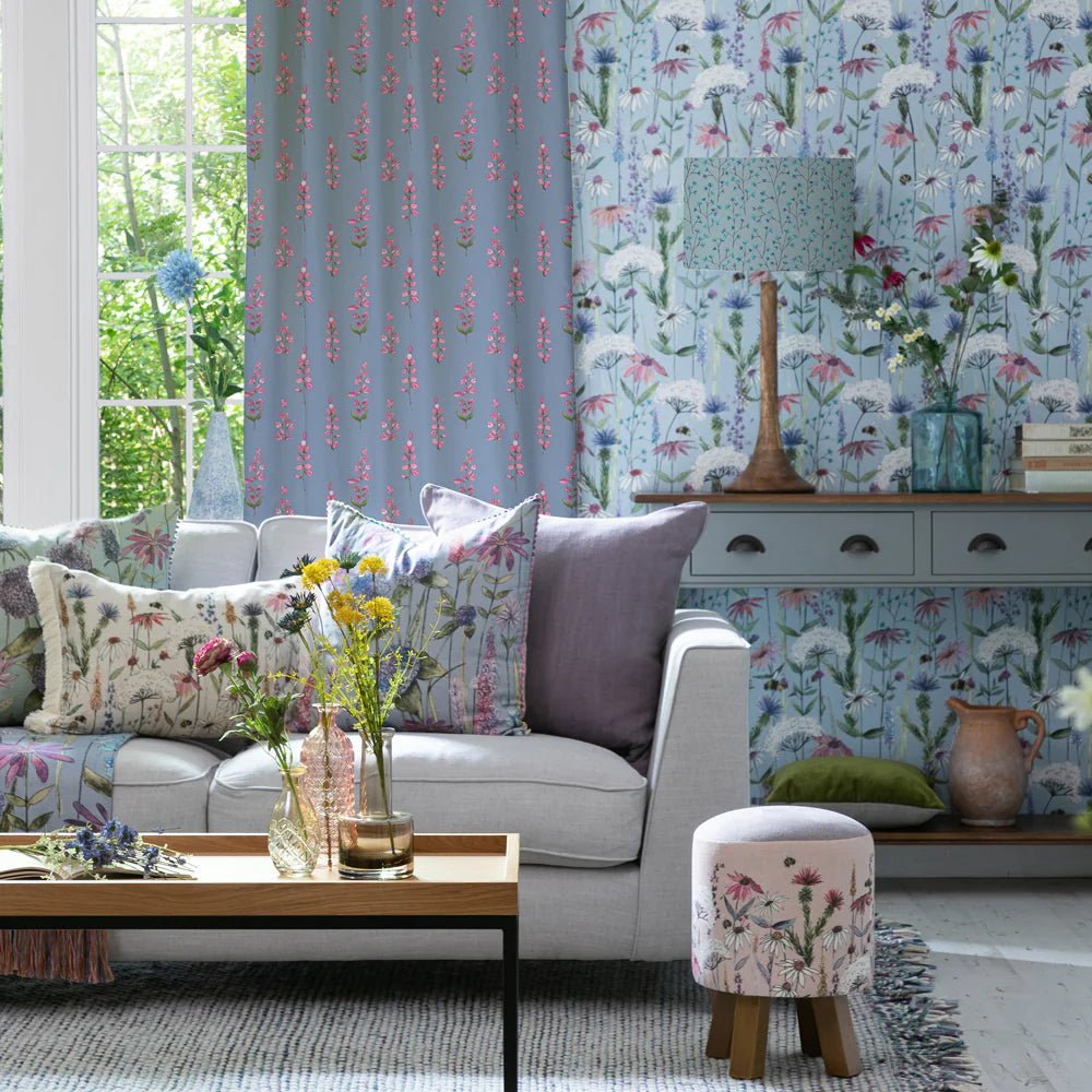 Voyage Maison Voyage Maison Wallpaper Animals HERMIONE 1.4M WIDE WIDTH WALLPAPER (BY THE METRE) in Cornflower