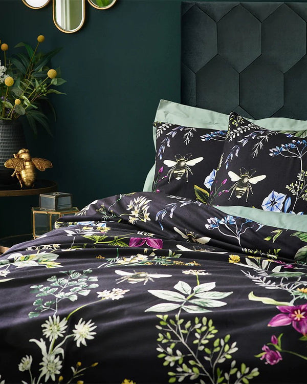 Wylder Midnight Bee Floral Velvet Duvet Cover Set in Black