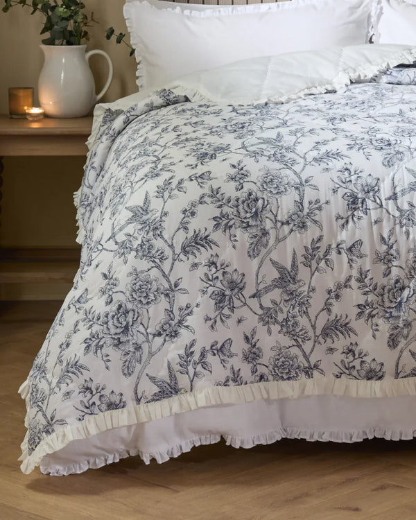 HERMIONE RUFFLED COTTON BEDSPREAD by Wylder