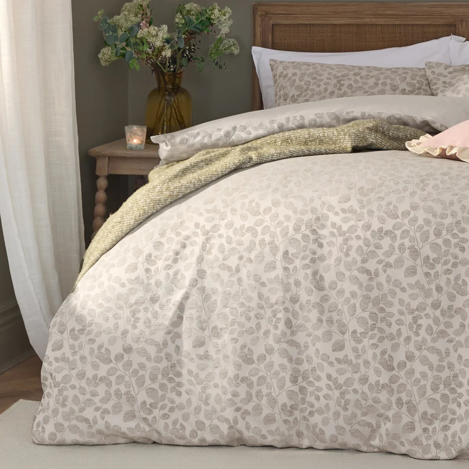 Wylder (Riva Home) Duvet Cover set Grace Leaf Jacquard Satin Duvet Cover Set Natural by Wylder