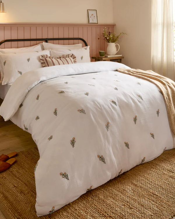 JOSEPHINE EMBROIDERED MUSLIN DUVET COVER SET by Wylder