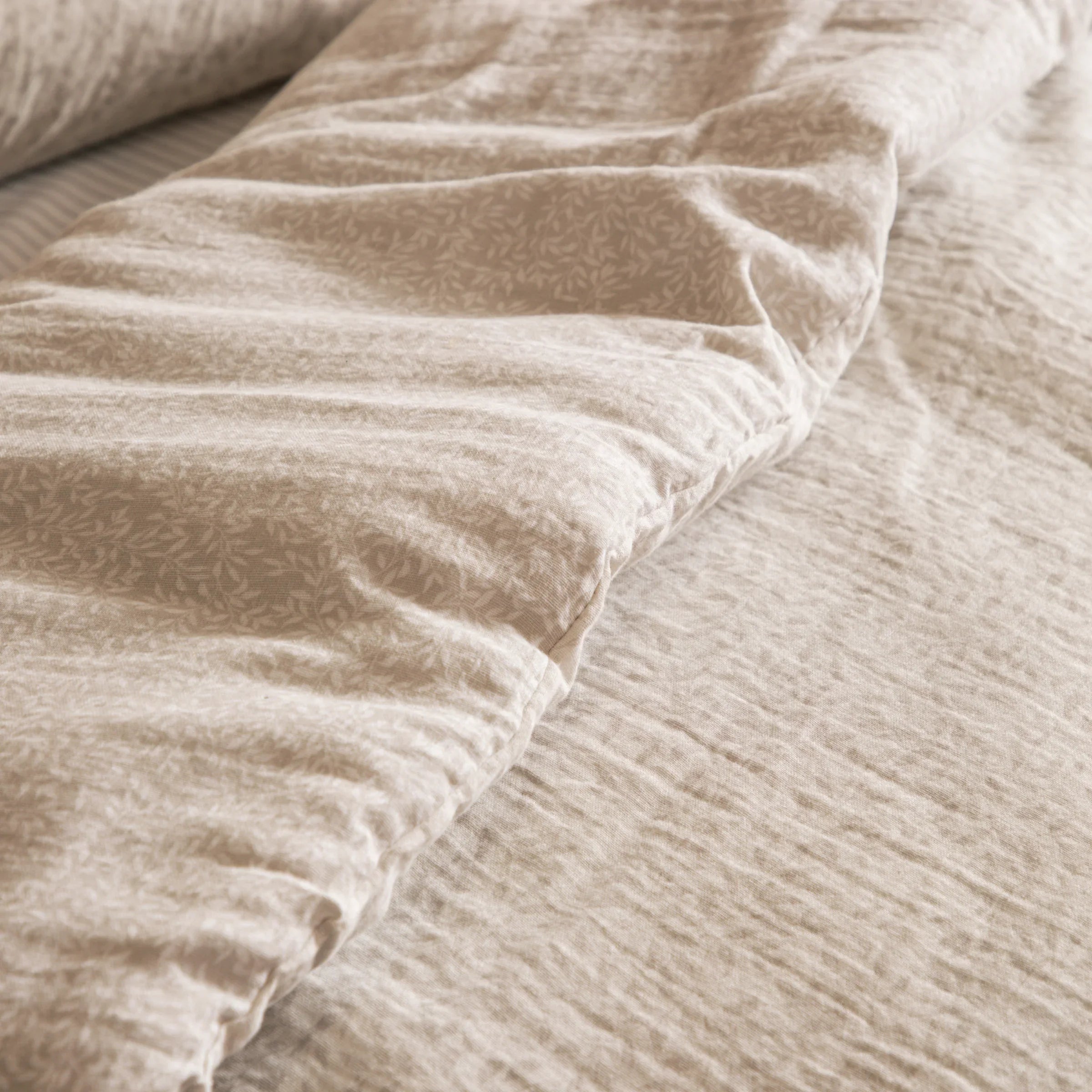 Yard (Riva Home) Duvet Cover set PERRIE LEAF MUSLIN 100% COTTON DUVET COVER SET by Yard