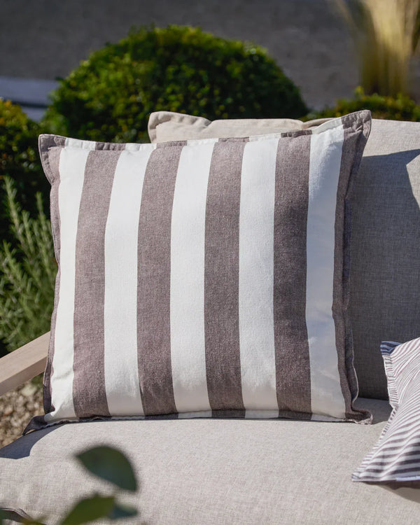 HAYLE OUTDOOR CUSHION by Yard